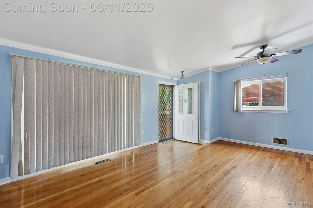 4663 Buchanan Avenue Warren City MI 48092