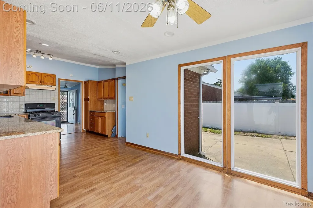 4663 Buchanan Avenue Warren City MI 48092