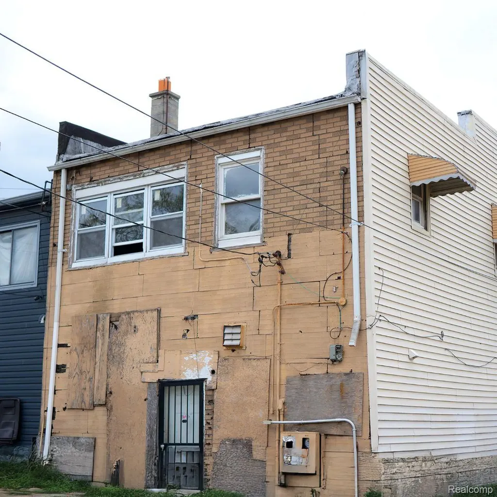 19510 W Warren Avenue Detroit City MI 48228
