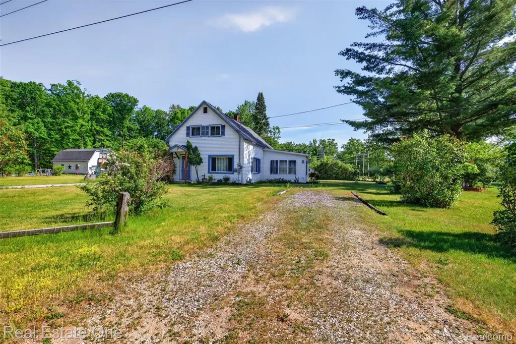 4489 W School Road W Markey Township MI 48653