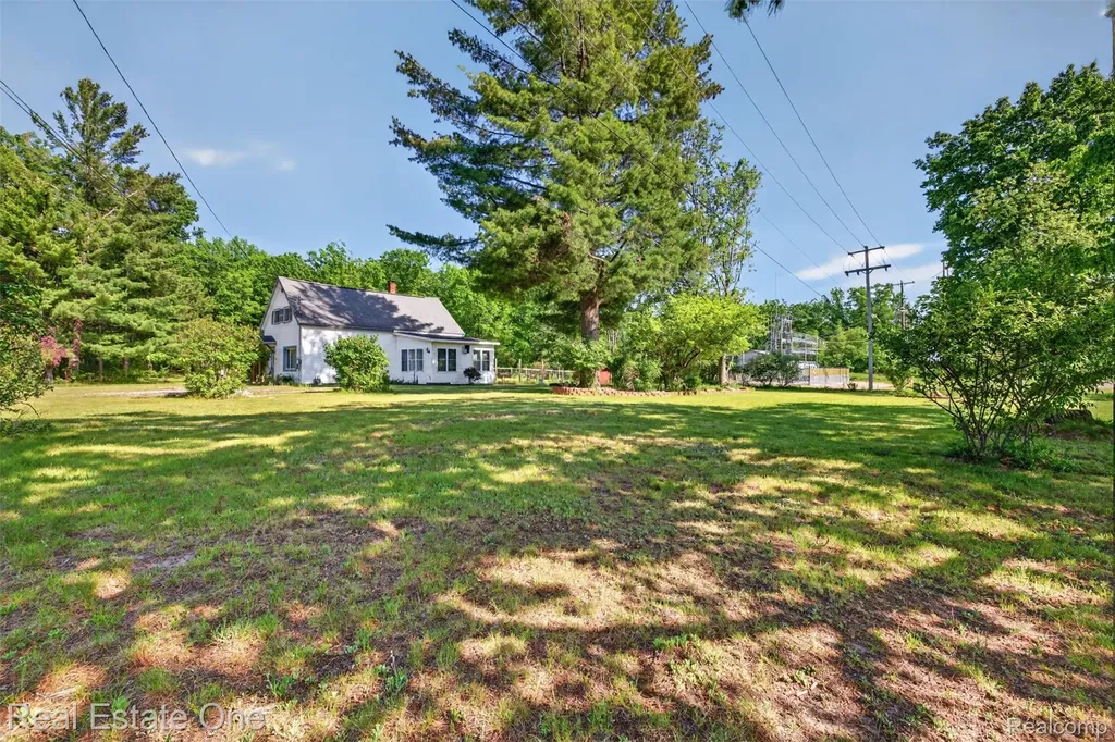 4489 W School Road W Markey Township MI 48653