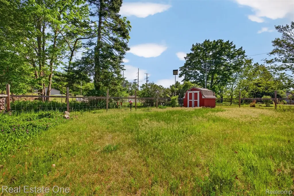 4489 W School Road W Markey Township MI 48653
