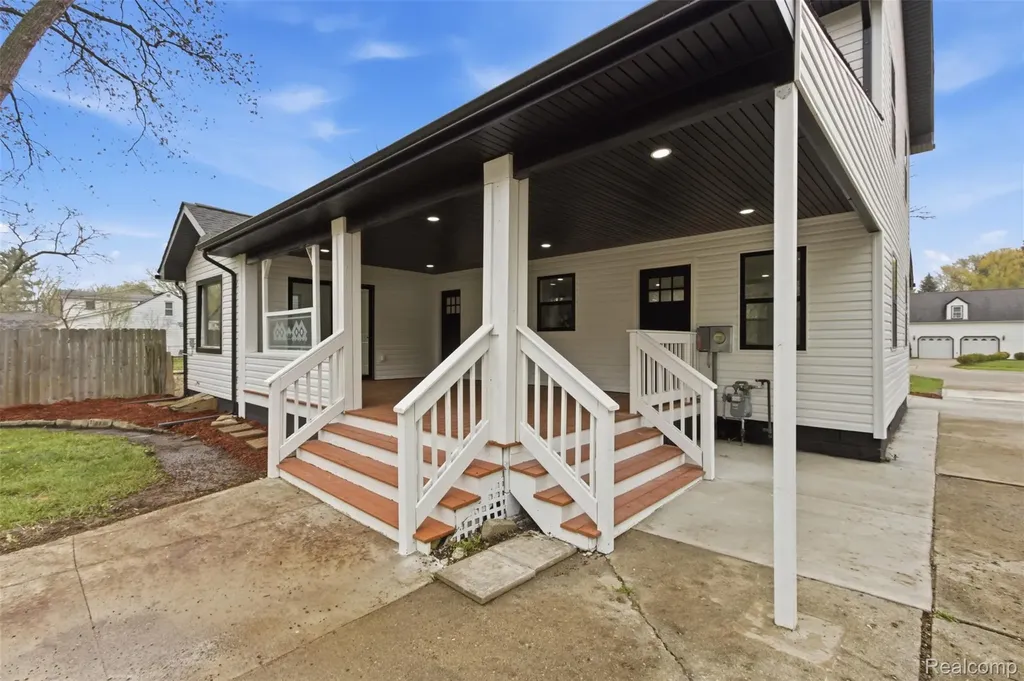 19377 Brentwood Street Livonia City MI 48152