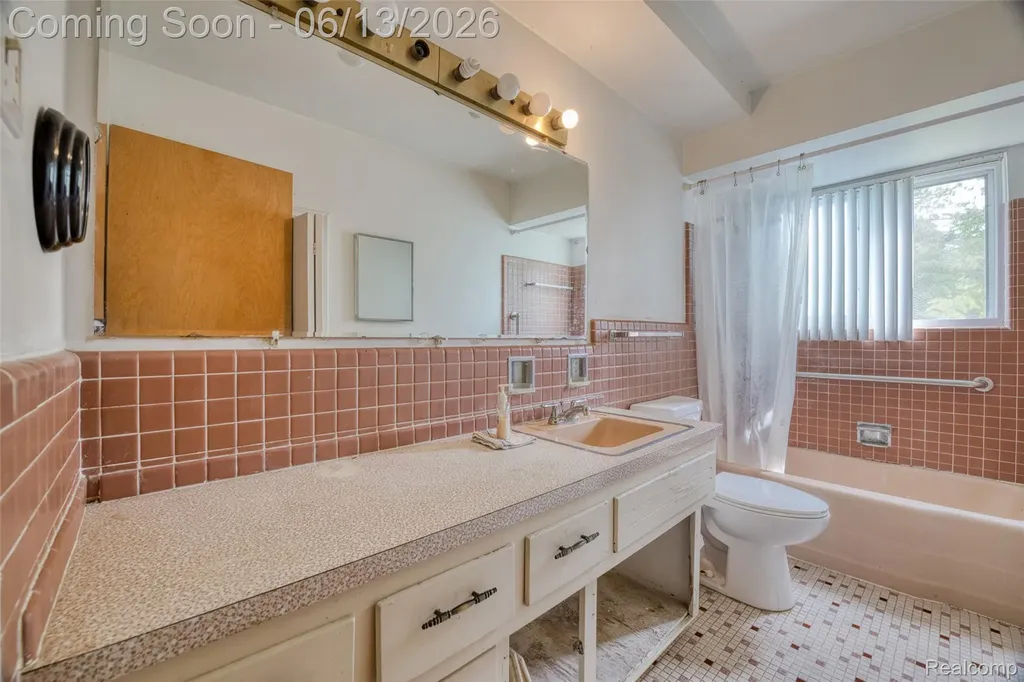 3020 Glengary Road Commerce Charter Township MI 48382
