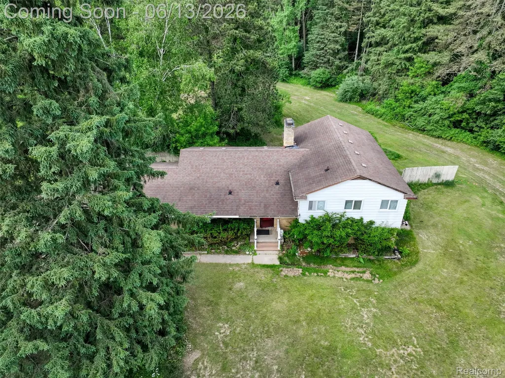 3020 Glengary Road Commerce Charter Township MI 48382