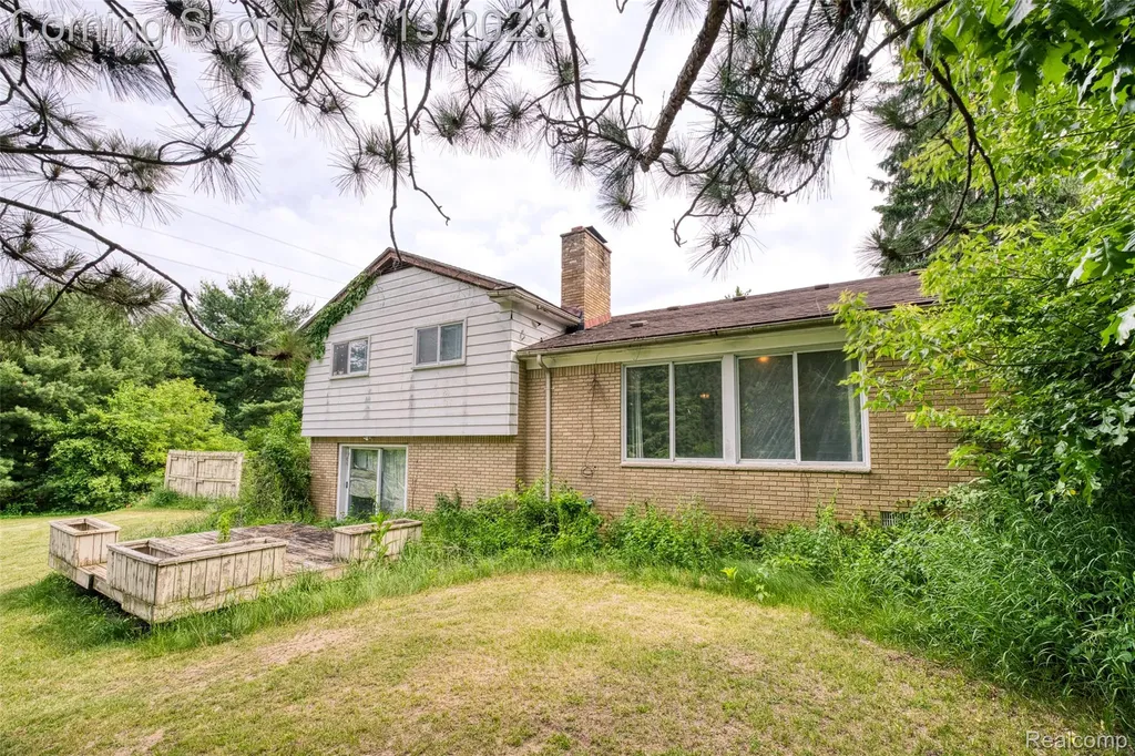 3020 Glengary Road Commerce Charter Township MI 48382