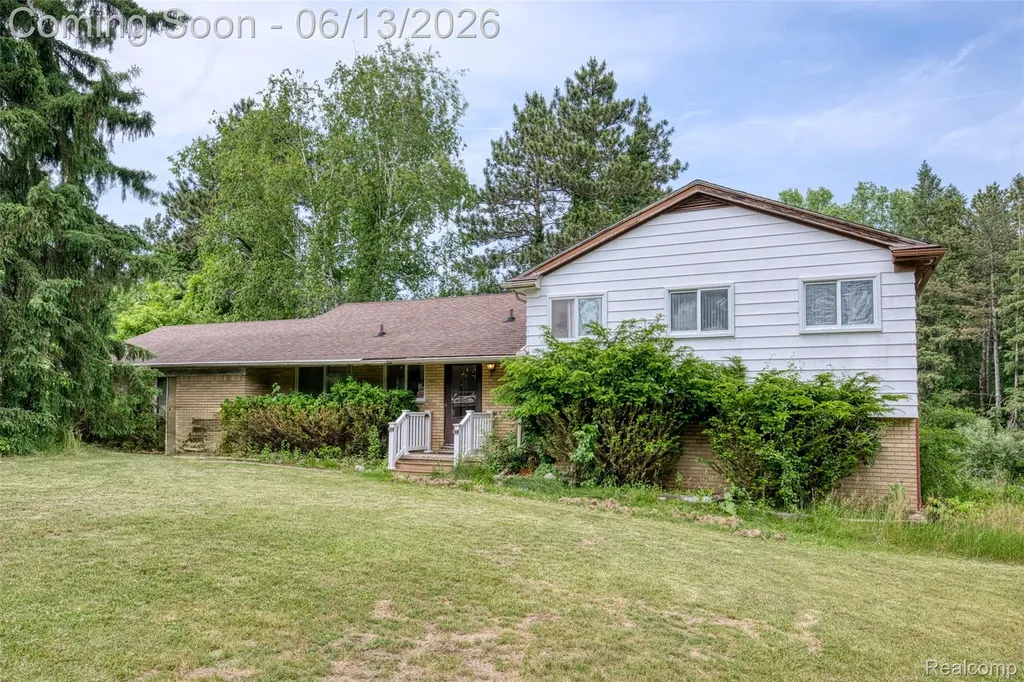 3020 Glengary Road Commerce Charter Township MI 48382