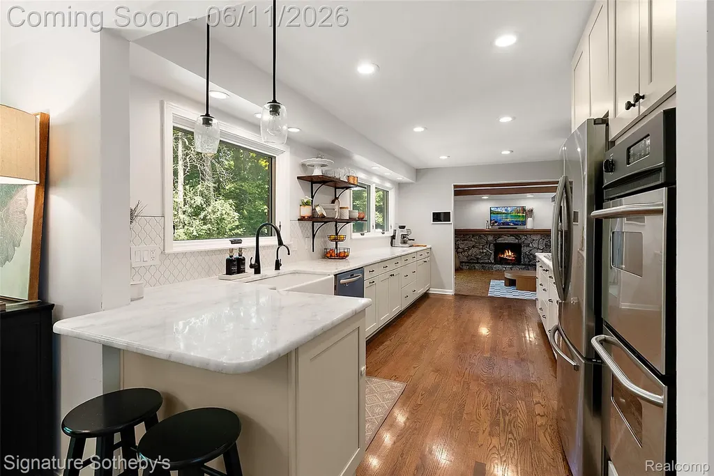 5748 Cherry Crest Drive West Bloomfield Charter Township MI 48322