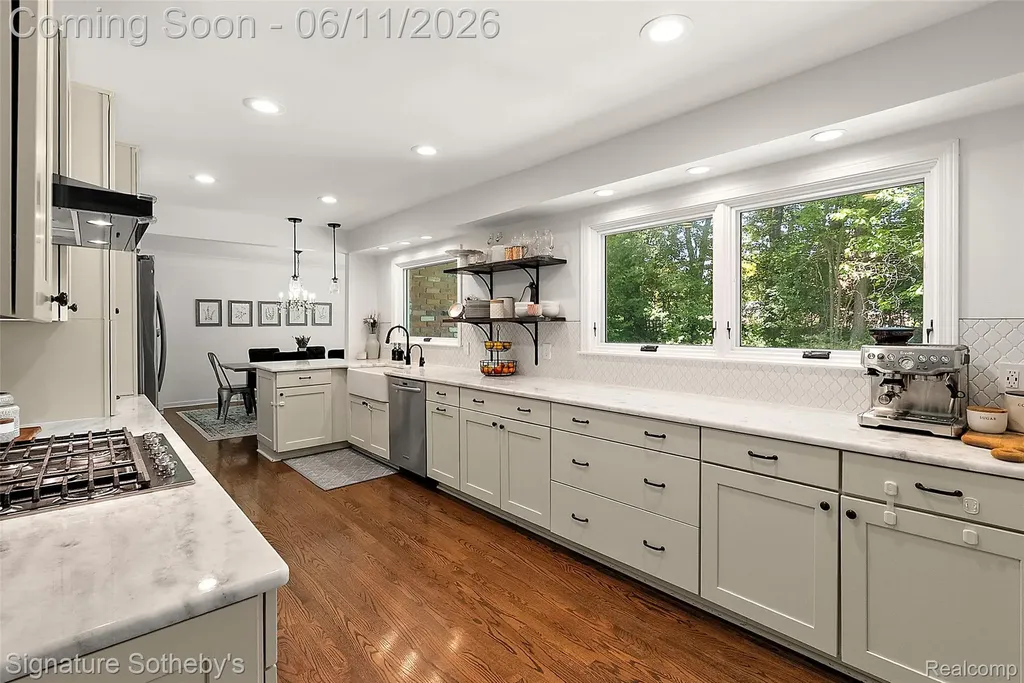 5748 Cherry Crest Drive West Bloomfield Charter Township MI 48322