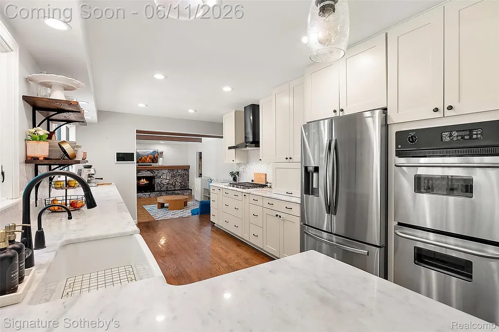 5748 Cherry Crest Drive West Bloomfield Charter Township MI 48322