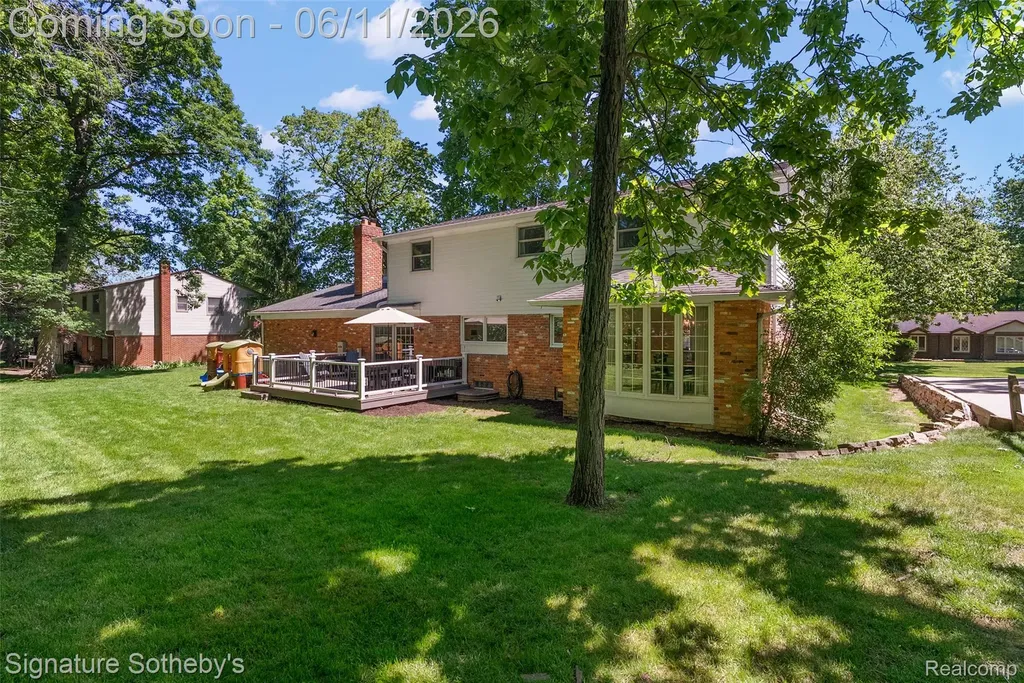 5748 Cherry Crest Drive West Bloomfield Charter Township MI 48322
