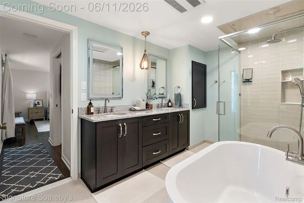 5748 Cherry Crest Drive West Bloomfield Charter Township MI 48322