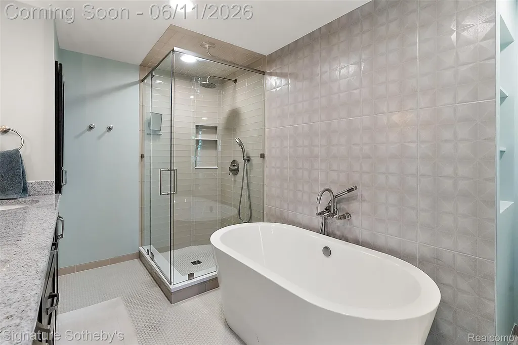 5748 Cherry Crest Drive West Bloomfield Charter Township MI 48322
