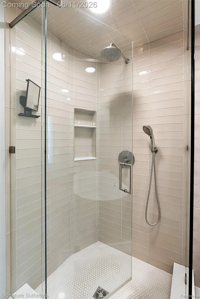 5748 Cherry Crest Drive West Bloomfield Charter Township MI 48322