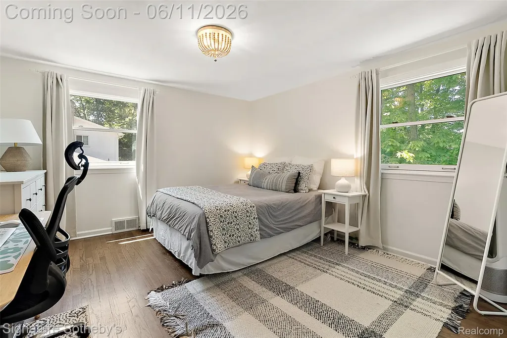 5748 Cherry Crest Drive West Bloomfield Charter Township MI 48322
