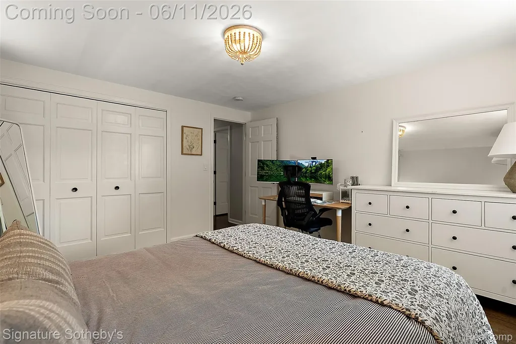 5748 Cherry Crest Drive West Bloomfield Charter Township MI 48322