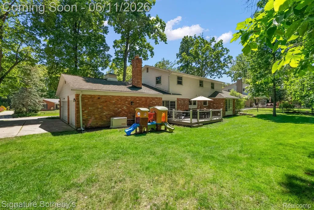 5748 Cherry Crest Drive West Bloomfield Charter Township MI 48322