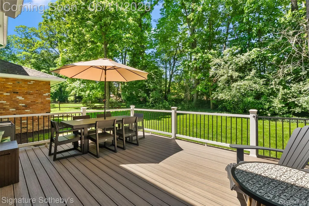 5748 Cherry Crest Drive West Bloomfield Charter Township MI 48322