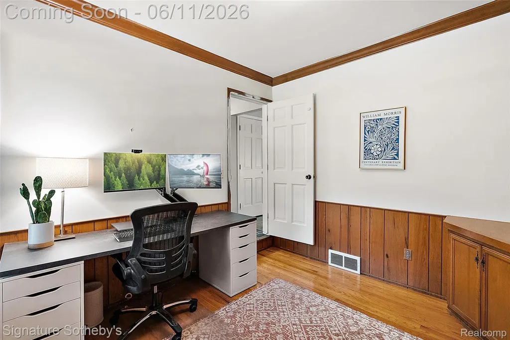 5748 Cherry Crest Drive West Bloomfield Charter Township MI 48322