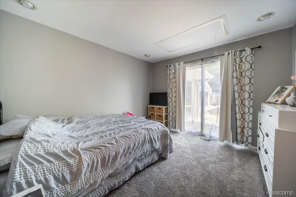 795 Hogarth Avenue Waterford Charter Township MI 48328