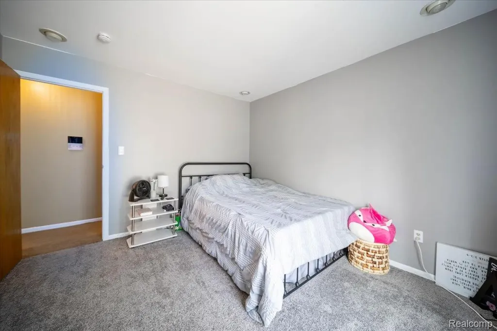 795 Hogarth Avenue Waterford Charter Township MI 48328
