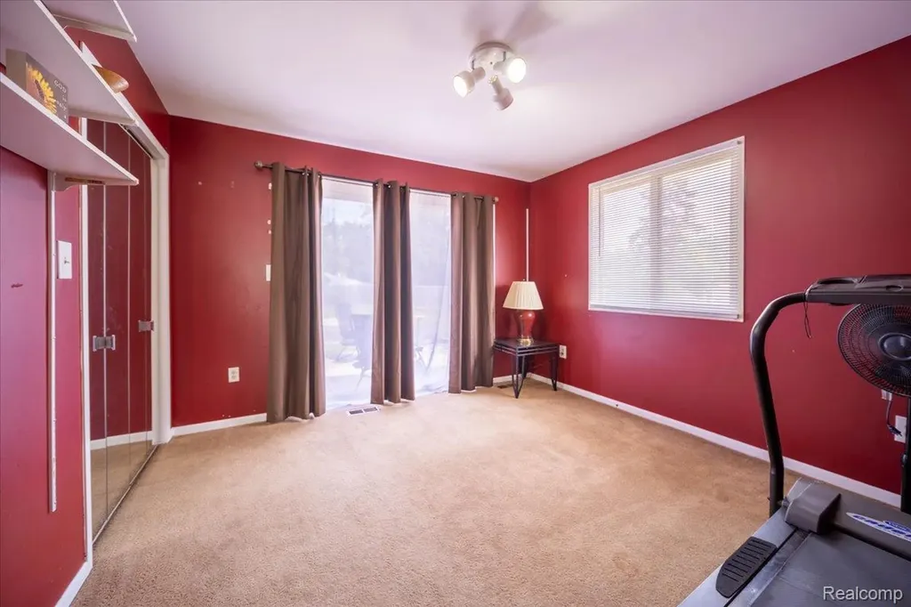 795 Hogarth Avenue Waterford Charter Township MI 48328