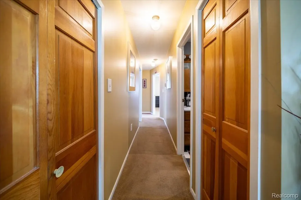 795 Hogarth Avenue Waterford Charter Township MI 48328