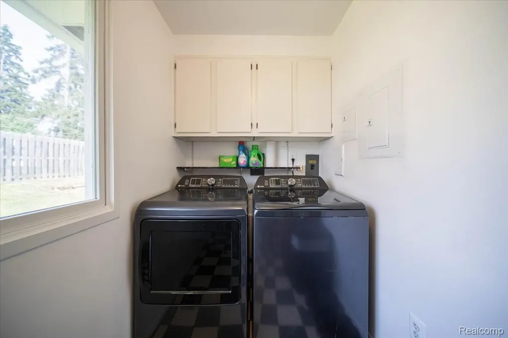795 Hogarth Avenue Waterford Charter Township MI 48328