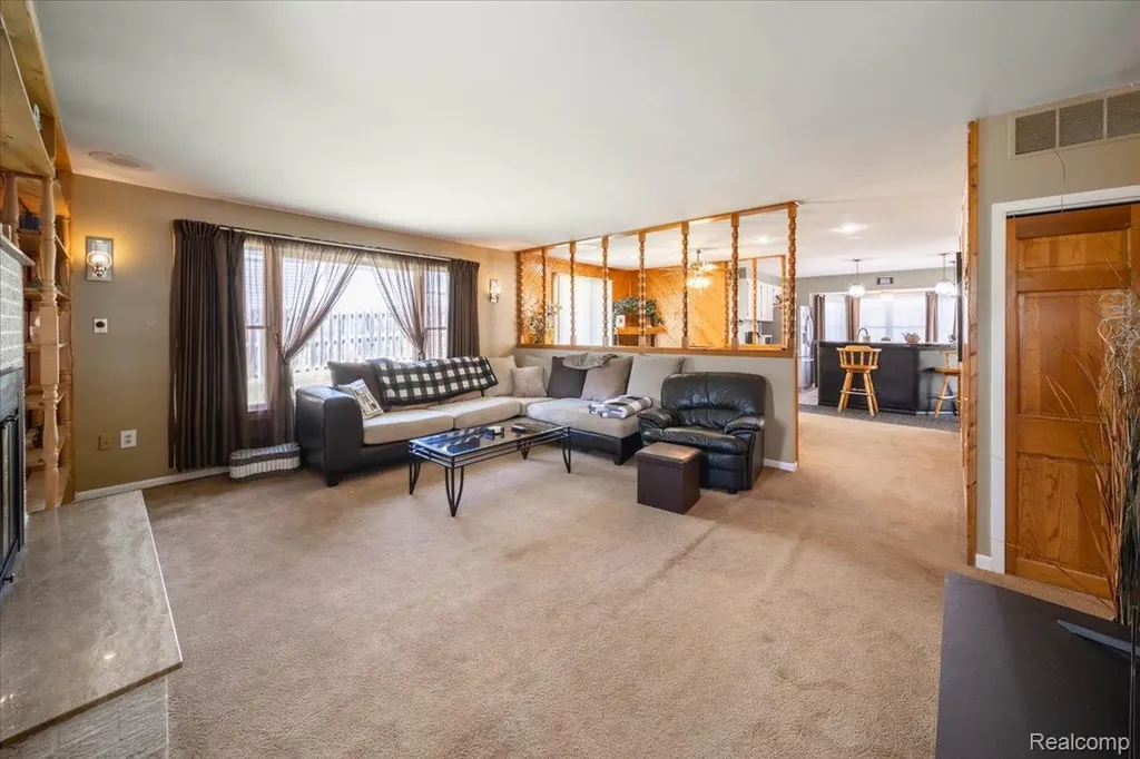 795 Hogarth Avenue Waterford Charter Township MI 48328