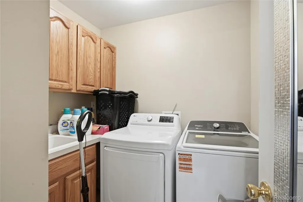 2239 Lone Wolf Lane Canton Charter Township MI 48188