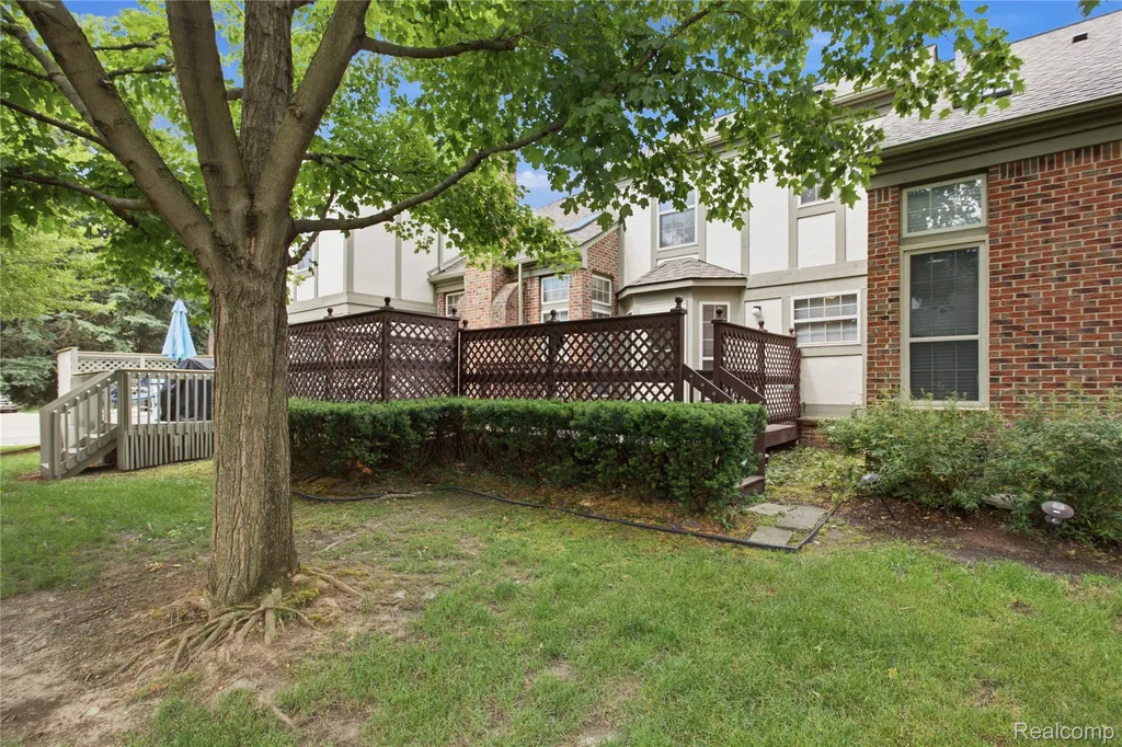 2239 Lone Wolf Lane Canton Charter Township MI 48188