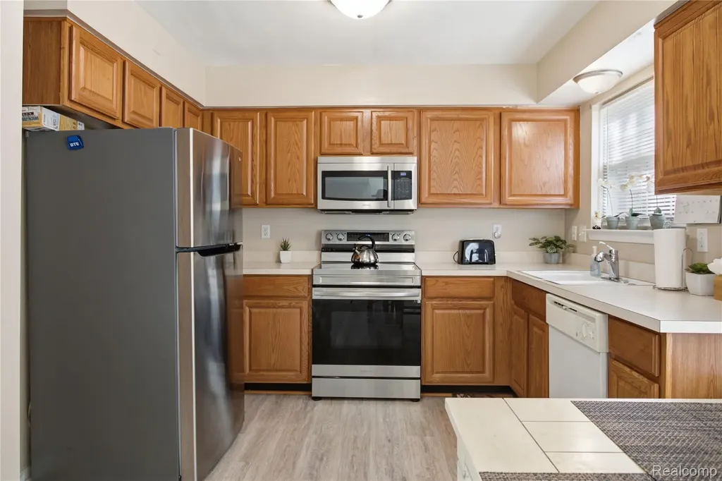 2239 Lone Wolf Lane Canton Charter Township MI 48188