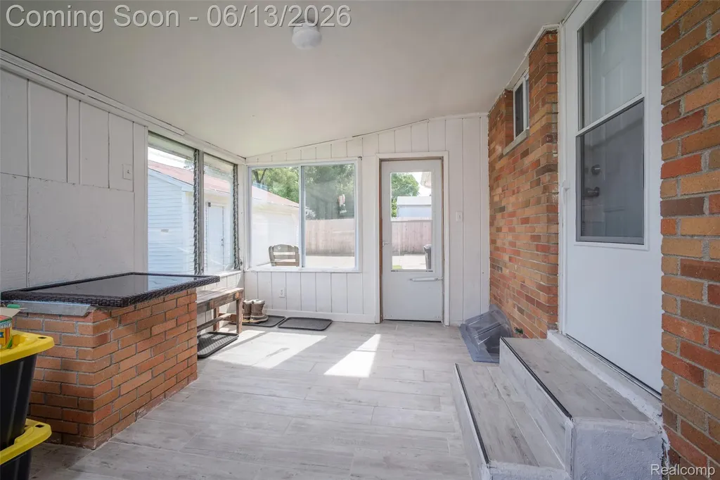 1076 W Kurtz Avenue Mt. Morris Township MI 48505
