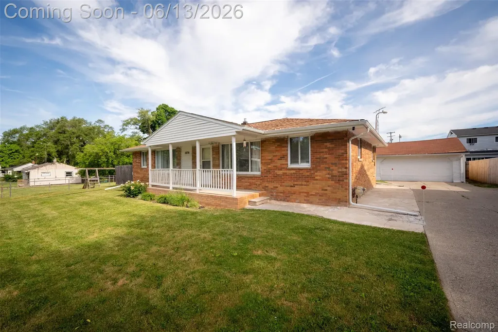 1076 W Kurtz Avenue Mt. Morris Township MI 48505