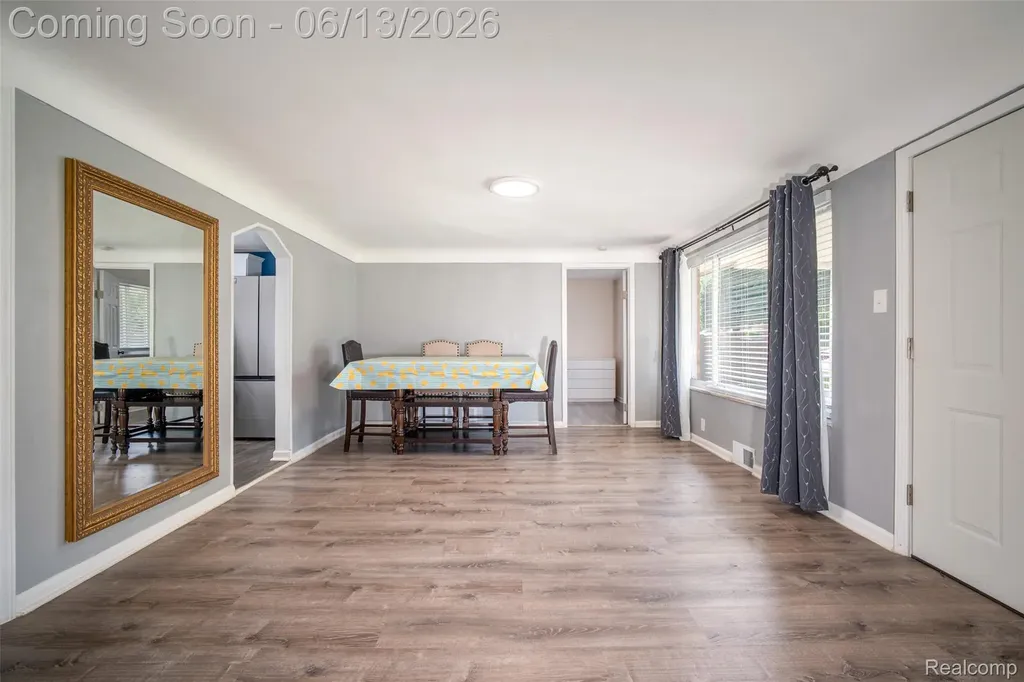 1076 W Kurtz Avenue Mt. Morris Township MI 48505