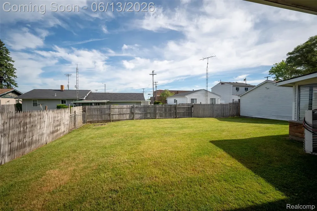 1076 W Kurtz Avenue Mt. Morris Township MI 48505
