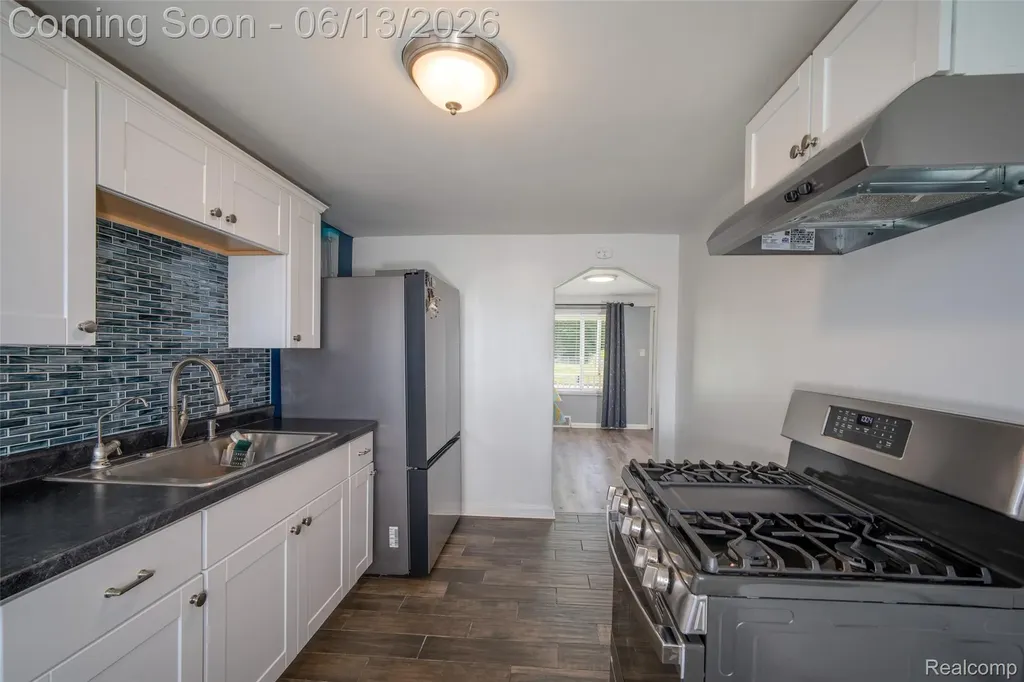 1076 W Kurtz Avenue Mt. Morris Township MI 48505
