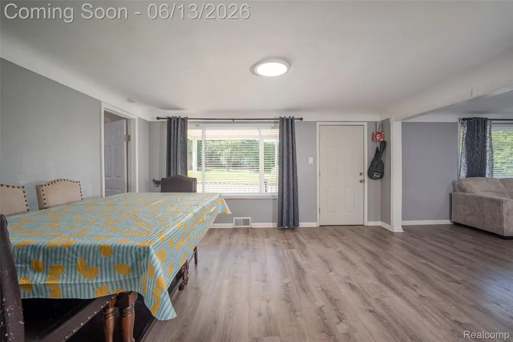 1076 W Kurtz Avenue Mt. Morris Township MI 48505