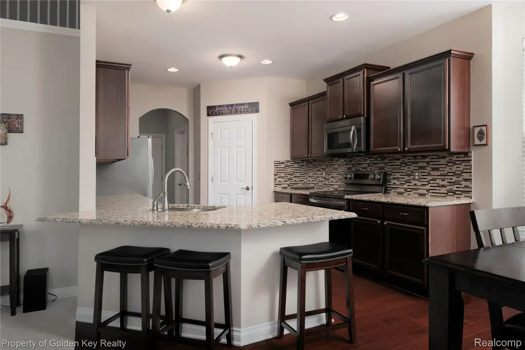 57430 Windmill Point Lyon Charter Township MI 48165