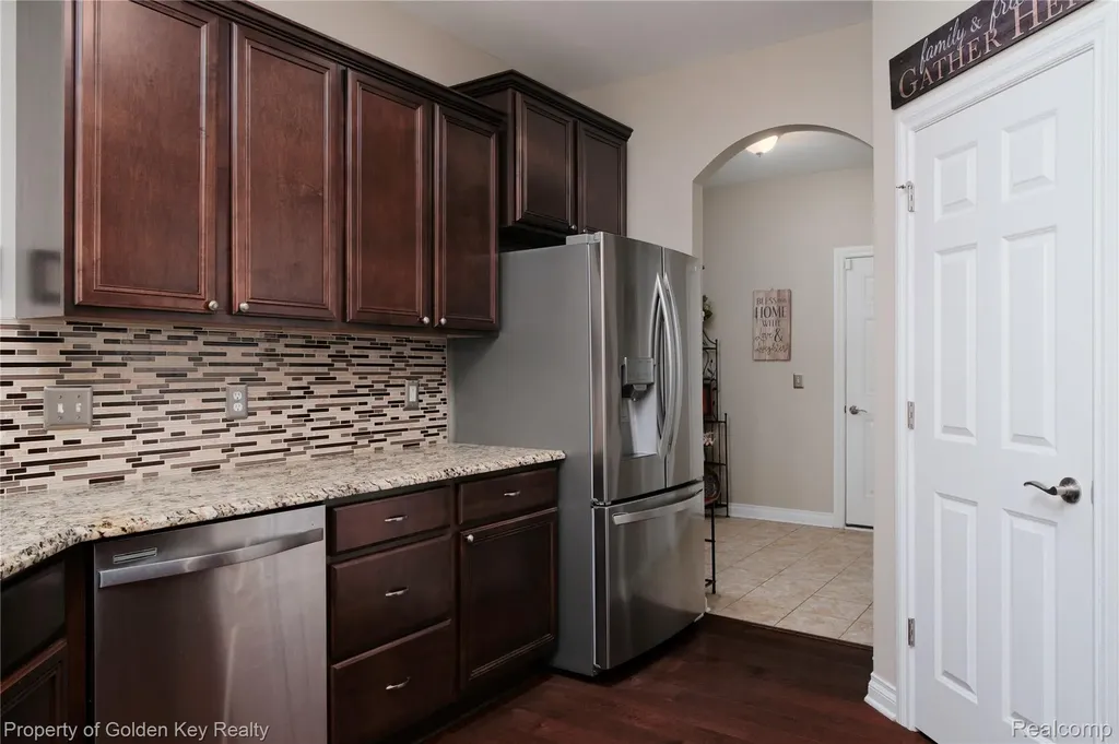 57430 Windmill Point Lyon Charter Township MI 48165