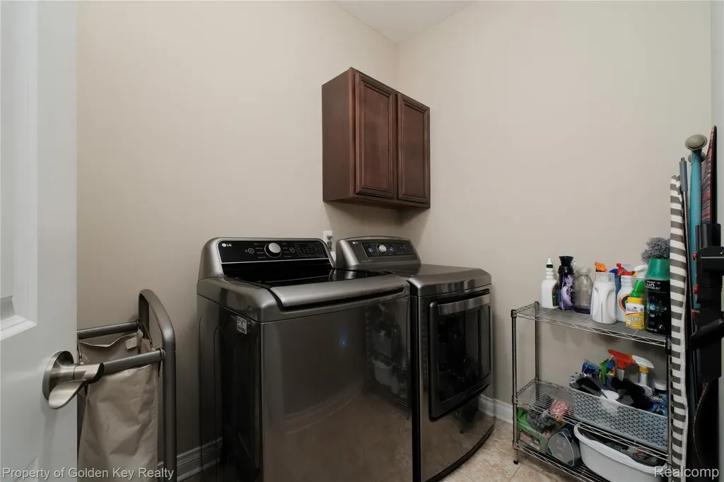 57430 Windmill Point Lyon Charter Township MI 48165