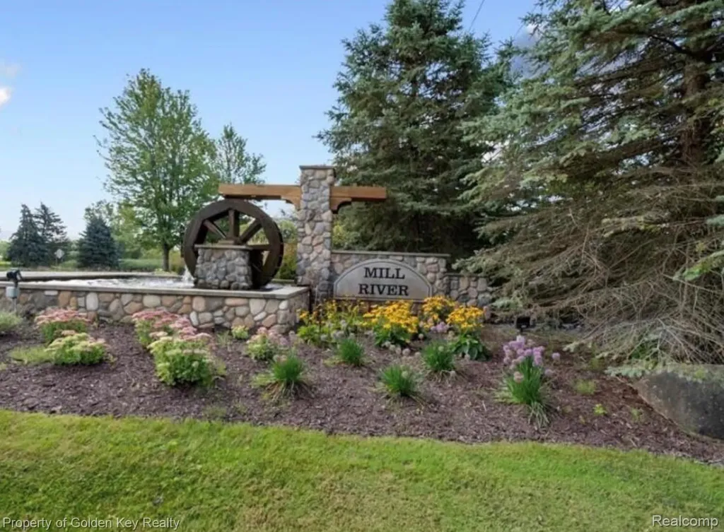 57430 Windmill Point Lyon Charter Township MI 48165