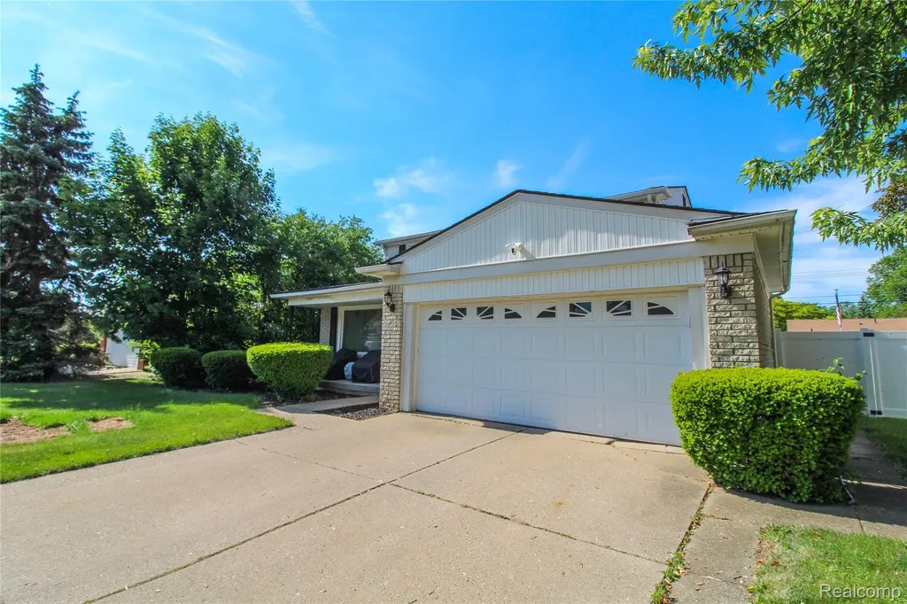 17020 Pennsylvania Street Southfield City MI 48075