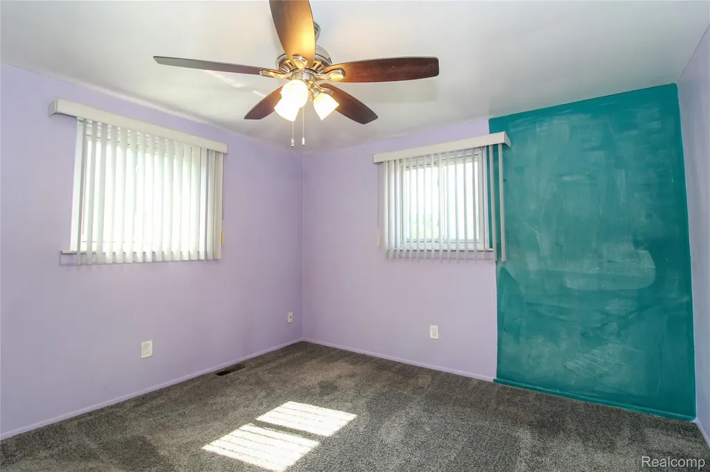 17020 Pennsylvania Street Southfield City MI 48075