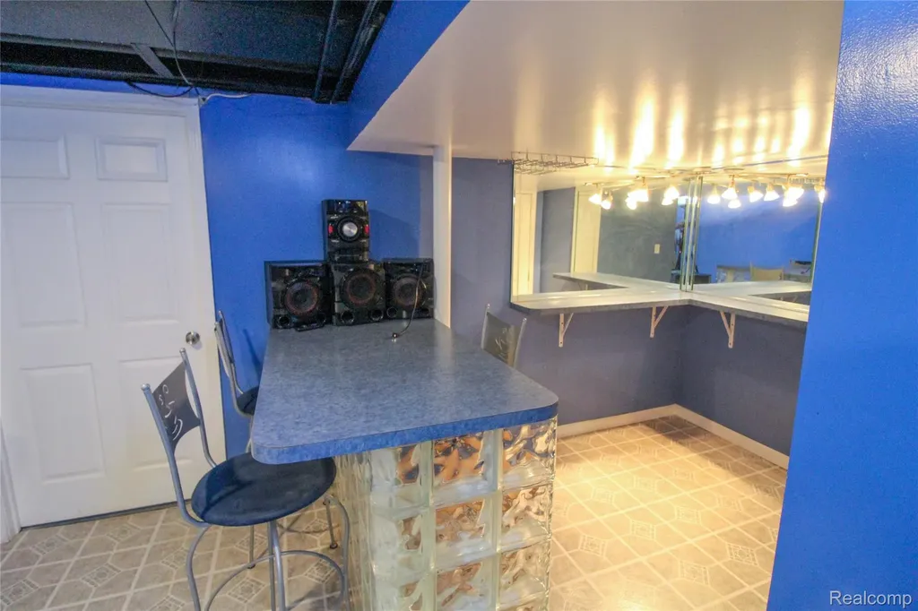 17020 Pennsylvania Street Southfield City MI 48075