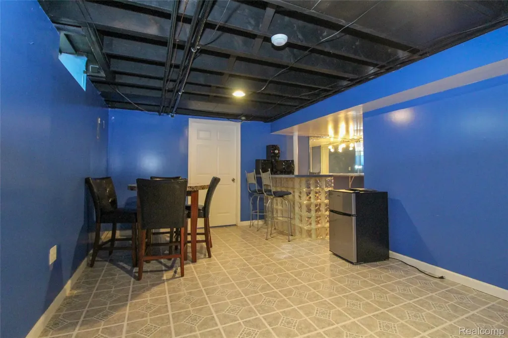 17020 Pennsylvania Street Southfield City MI 48075