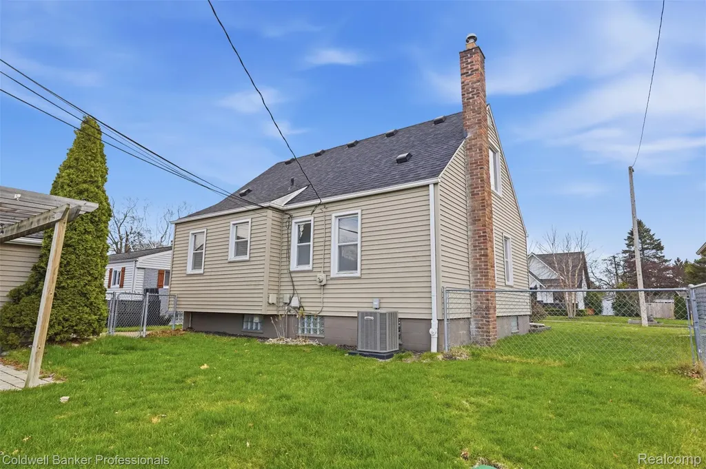 927 Montrose Avenue Royal Oak City MI 48073