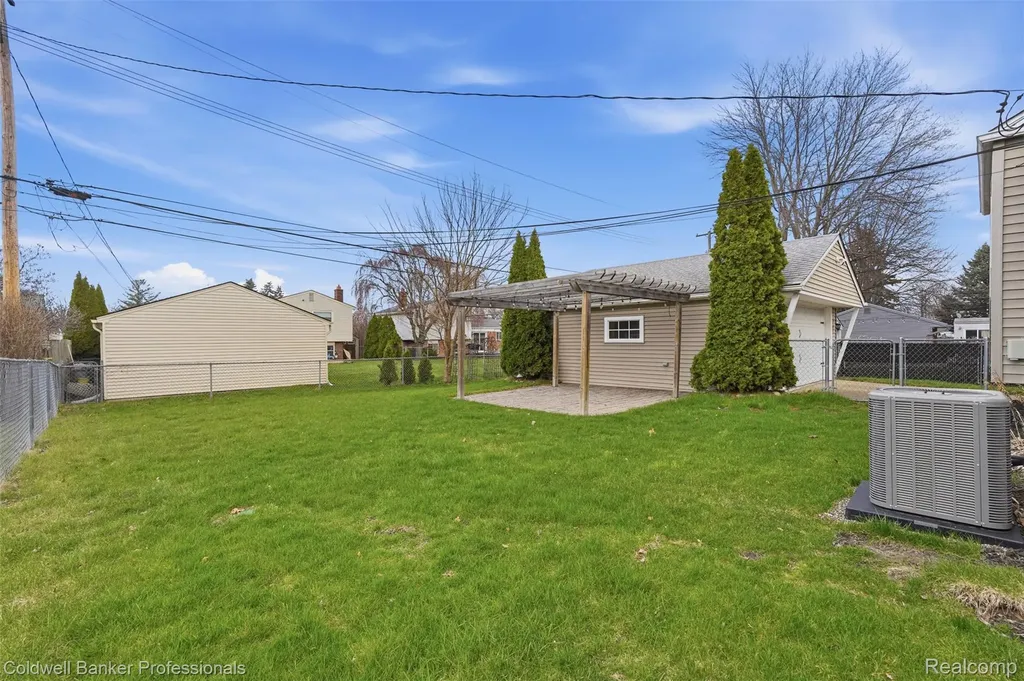 927 Montrose Avenue Royal Oak City MI 48073