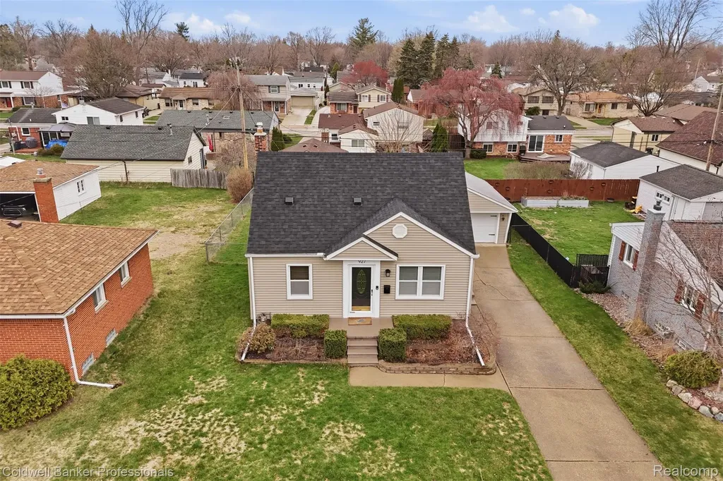 927 Montrose Avenue Royal Oak City MI 48073