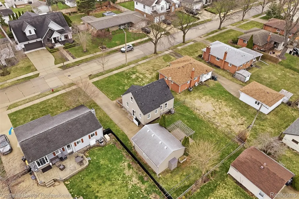 927 Montrose Avenue Royal Oak City MI 48073
